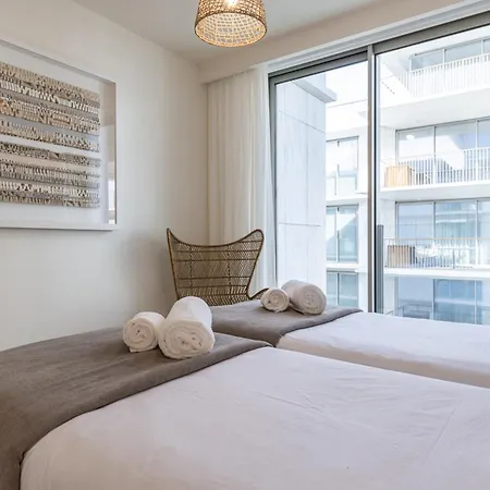 Ocean View Luxury Bayline Apartment